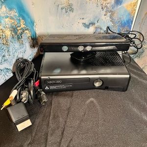 Xbox 360 S Slim 1439 Console  with Accessories  No Hard Drive TESTED